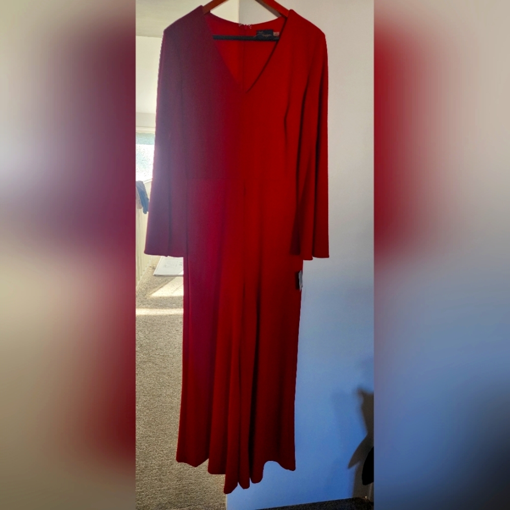 Taylor Red Long Sleeve V-Neck Gown